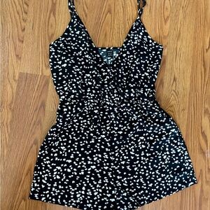 Shorts jumpsuit Black/ White w/red accent. Spaghetti straps. Light and airy M